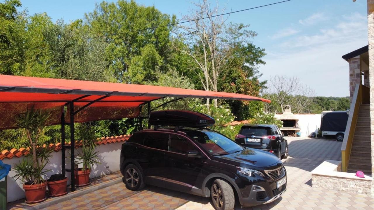 Apartments Villa Mimi Višnjan エクステリア 写真