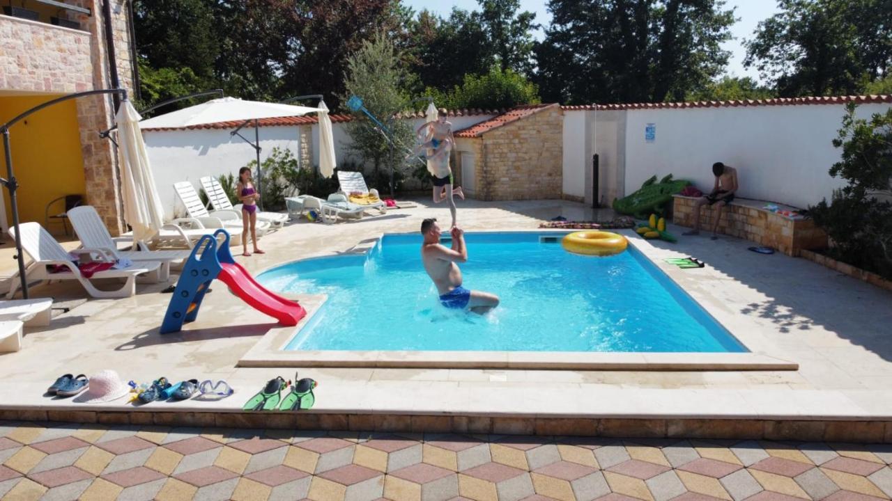 Apartments Villa Mimi Višnjan エクステリア 写真