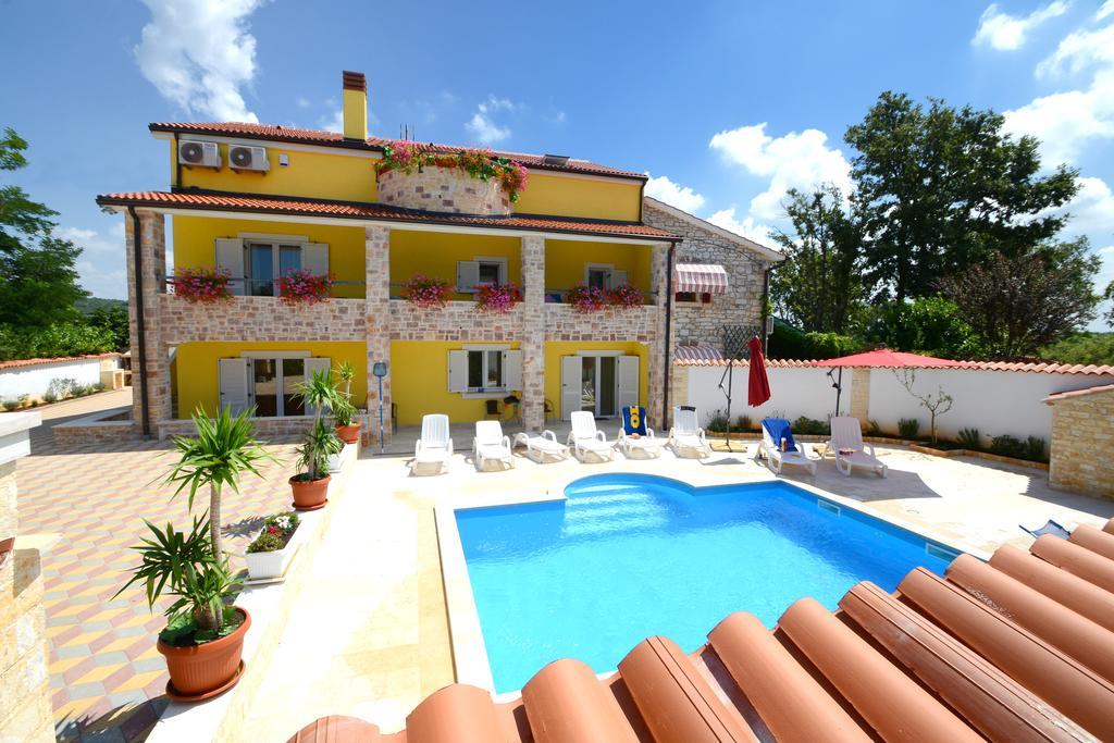 Apartments Villa Mimi Višnjan エクステリア 写真