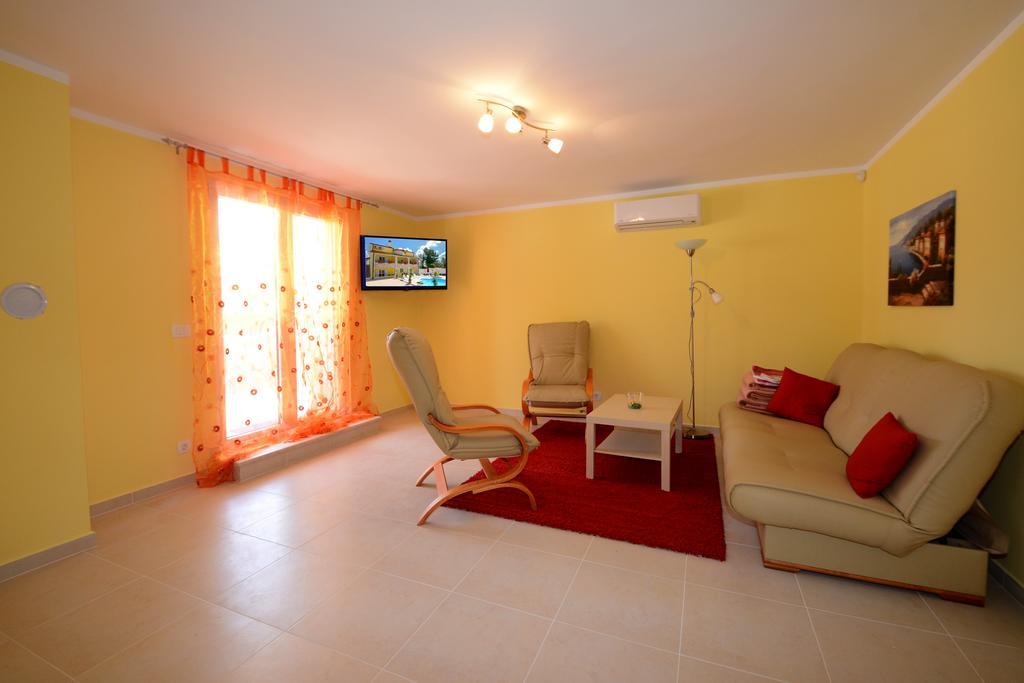 Apartments Villa Mimi Višnjan エクステリア 写真